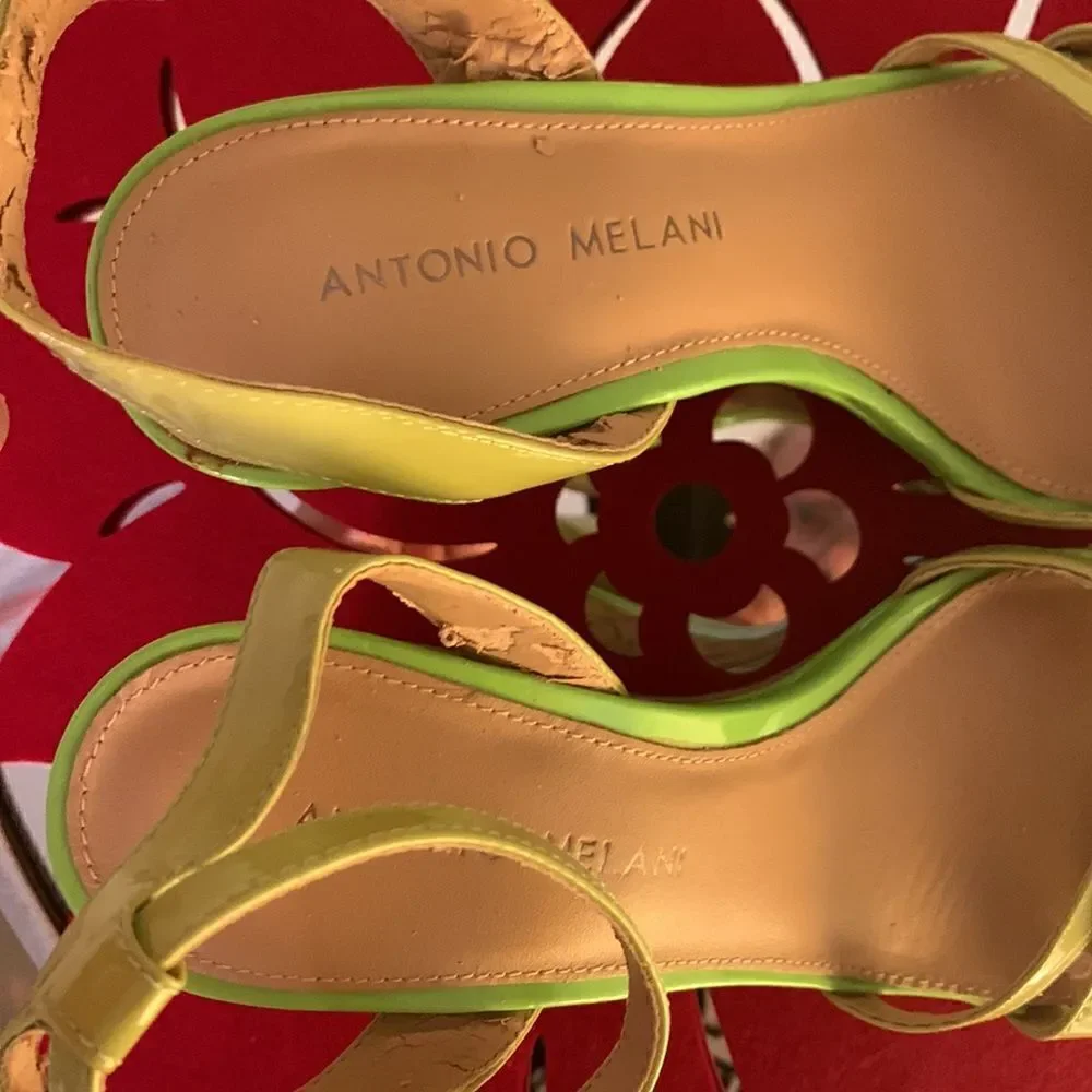 Antonio Melani Ankle Strap Green Patent Sandals  Size 7,5